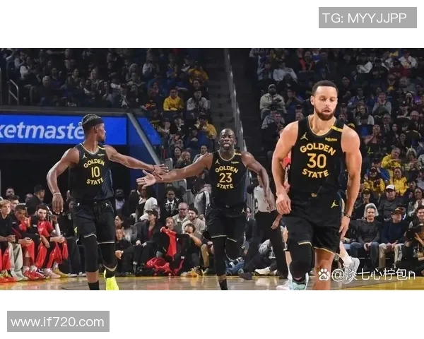 勇士与骑士总决赛巅峰对决历史回顾与精彩瞬间分析